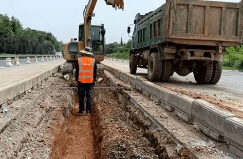 建設一線如火如荼