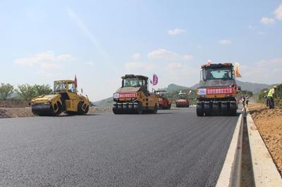 亞運會重要配套工程--杭州繞城西復(fù)線杭紹段啟動大面積瀝青施工